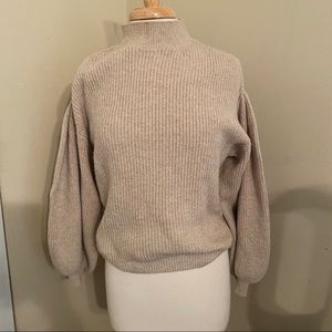 Puffy sleeve sweater